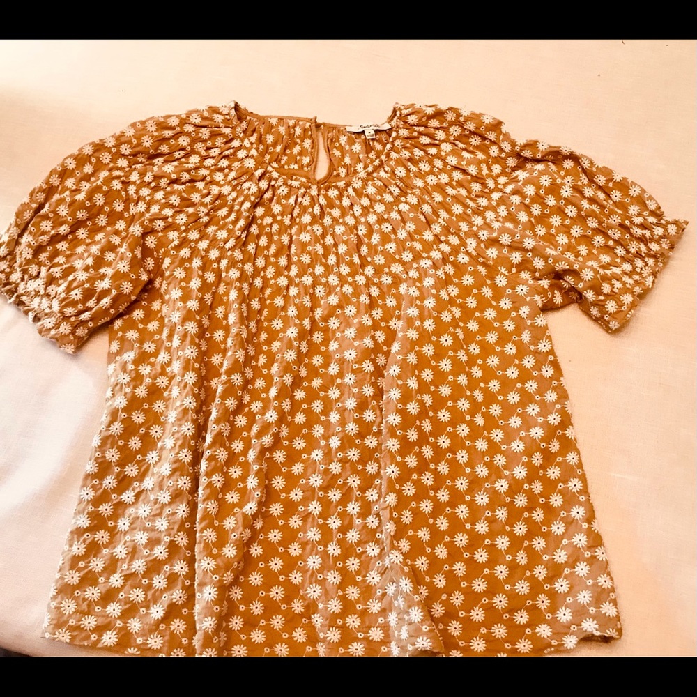 Madewell Daisy Embroidered puff sleeve top